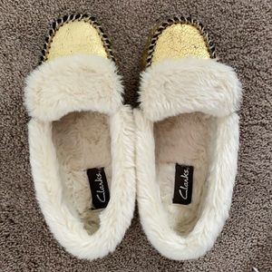 Clarks slippers gold
